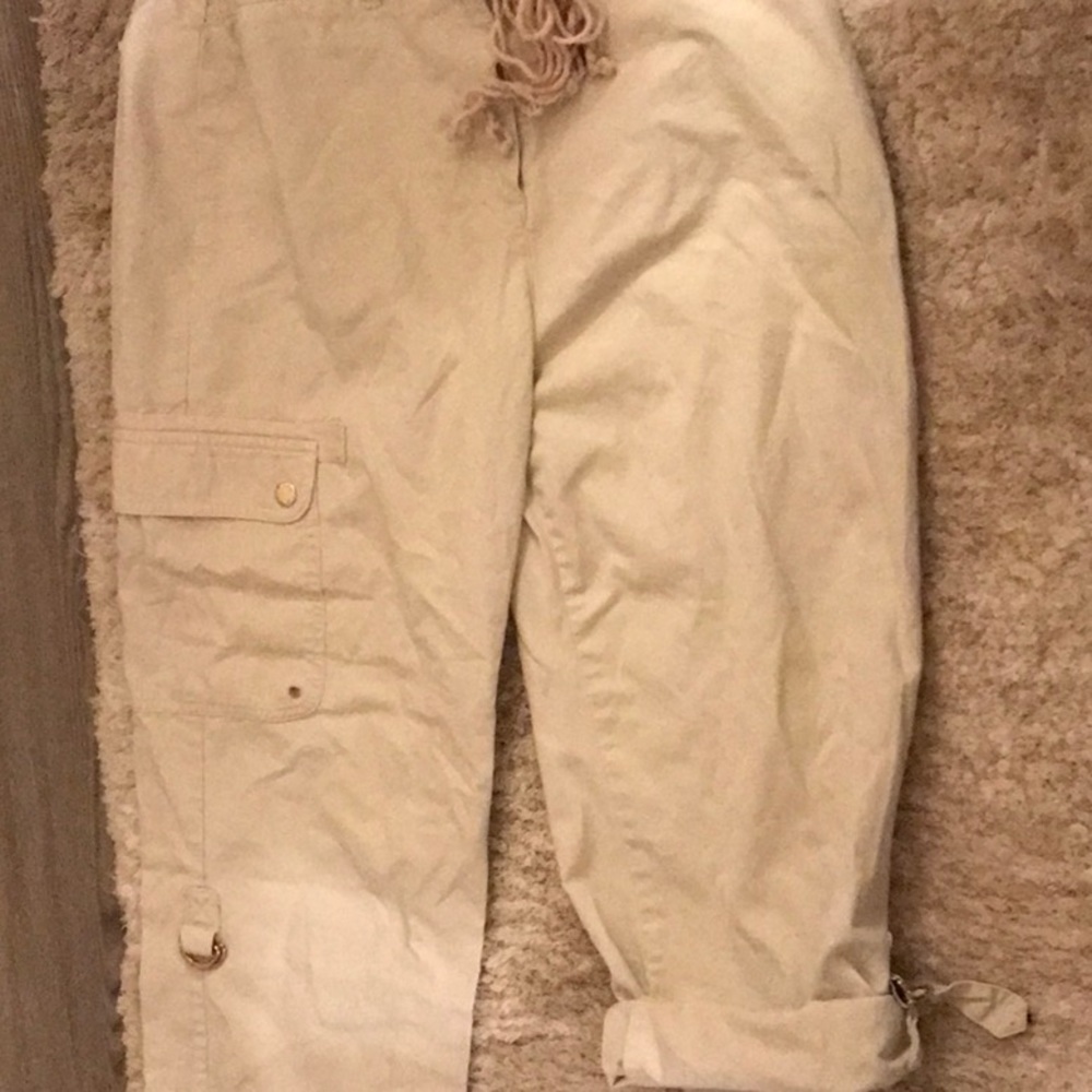 Ladie’s Jones NY Signature Adj  Capri Pants-10